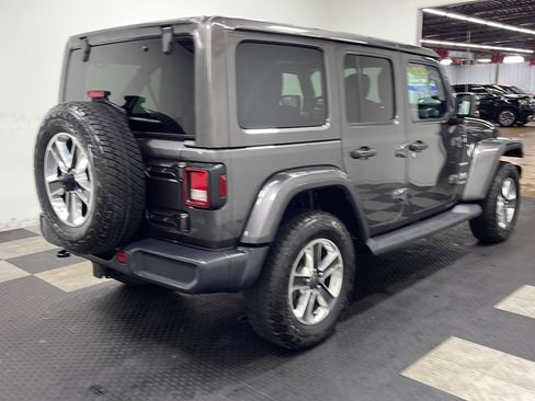 Used 2018 Jeep Wrangler Unlimited Sahara AWD/4WD image 18