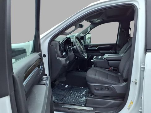 Used 2025 Chevrolet Silverado 2500 LT w/ Convenience Package AWD/4WD image 18