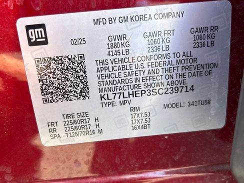 Used 2025 Chevrolet Trax LT w/ LT Convenience Package FWD image 3