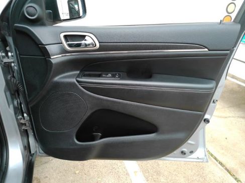 Used 2015 Jeep Grand Cherokee Limited image 20