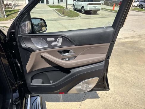 Used 2025 Mercedes-Benz Maybach GLS 600 4MATIC image 14