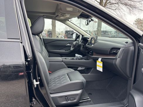 New 2026 Nissan Rogue Platinum w/ Platinum Premium Package image 18