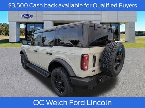 New 2025 Ford Bronco Outer Banks w/ Black Appearance Package image 7