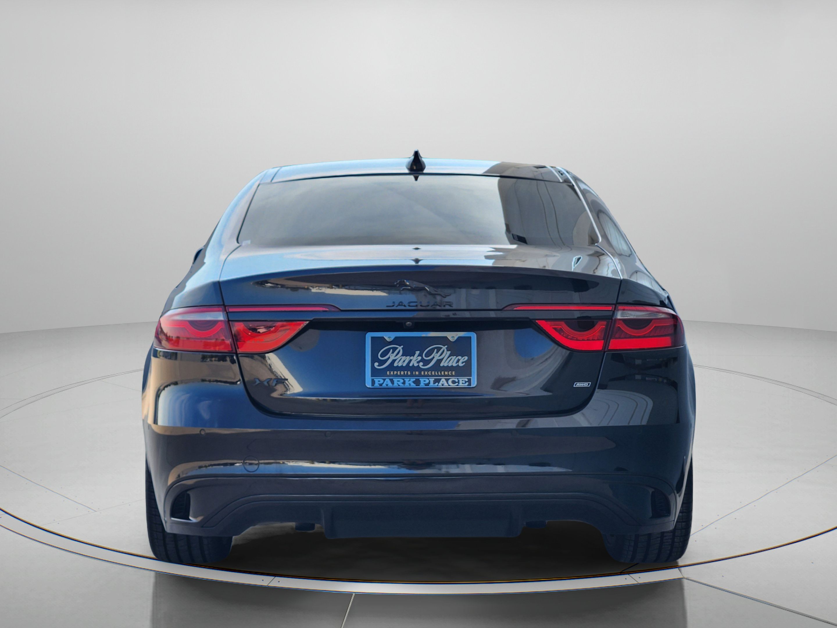Used 2021 Jaguar XF R-Dynamic SE AWD/4WD image 4