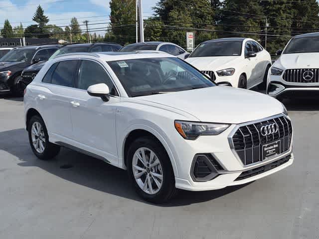 Used 2022 Audi Q3 2.0T Premium AWD/4WD image 2