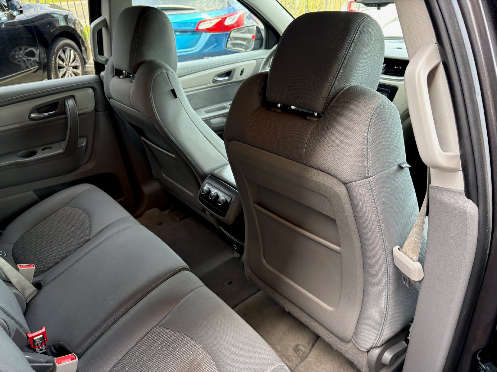 Used 2017 Chevrolet Traverse LT FWD image 23