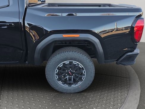 New 2026 GMC Canyon AT4 w/ AT4 Premium Package image 24