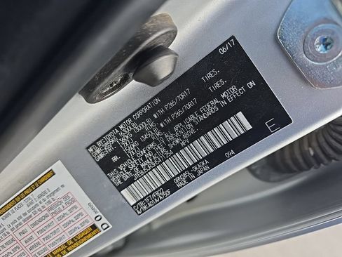 Used 2017 Toyota 4Runner SR5 AWD/4WD image 13