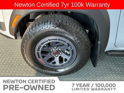 Used 2025 Nissan Frontier PRO-4X AWD/4WD image 45