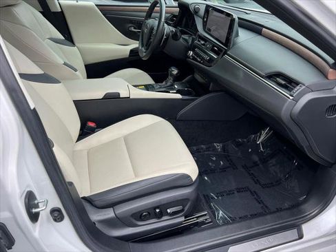 Certified 2023 Lexus ES 350 w/ Premium Package image 14