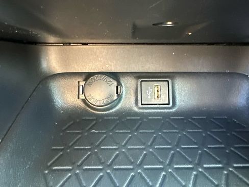 Certified 2025 Toyota RAV4 LE AWD/4WD image 40