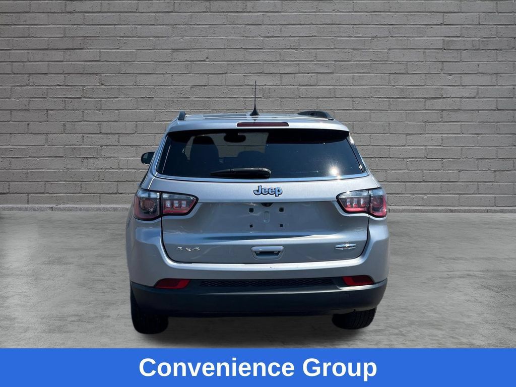 Used 2023 Jeep Compass Latitude w/ Convenience Group AWD/4WD image 4