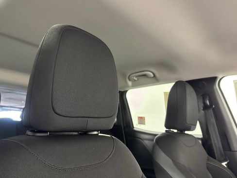 Used 2023 Jeep Renegade Latitude AWD/4WD image 14