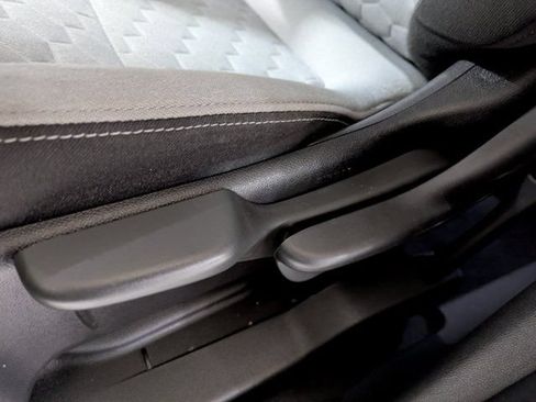 Used 2018 Chevrolet Equinox LS FWD image 20