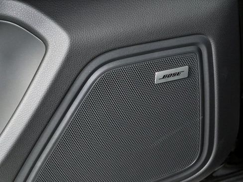 New 2026 Porsche Macan AWD/4WD image 7