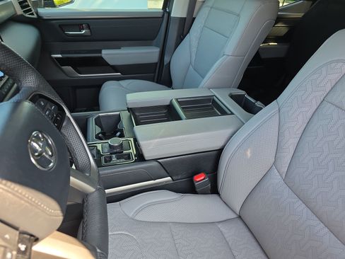 Used 2023 Toyota Tundra Limited AWD/4WD image 11