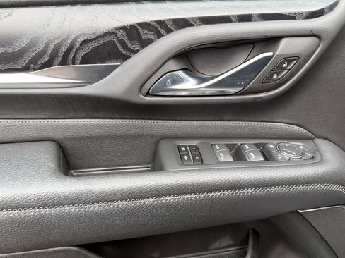 Used 2021 GMC Yukon Denali w/ LPO, Illumination Package image 8