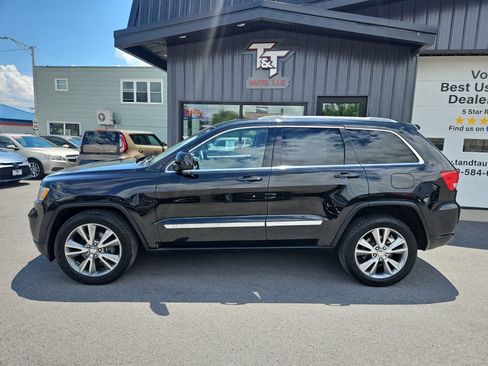 Used 2013 Jeep Grand Cherokee Laredo AWD/4WD image 3