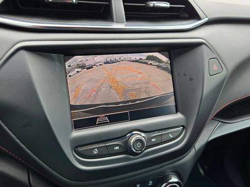 Used 2022 Chevrolet TrailBlazer RS FWD image 19