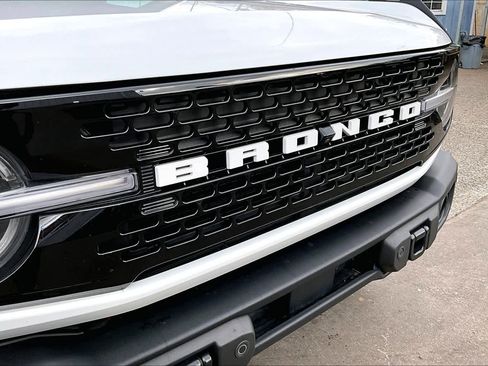 Certified 2025 Ford Bronco Badlands AWD/4WD image 31