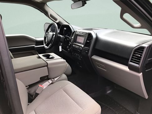 Used 2018 Ford F150 XLT w/ Equipment Group 302A Luxury AWD/4WD image 13