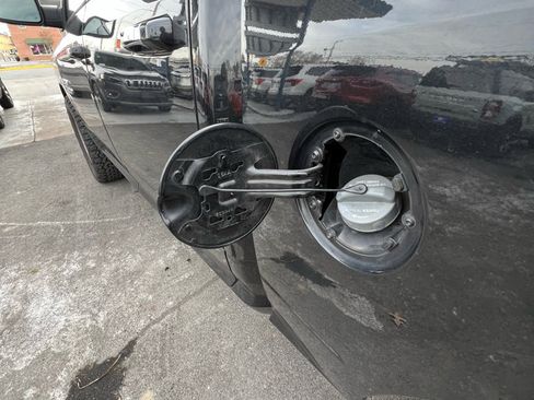 Used 2018 RAM 1500 Big Horn image 8