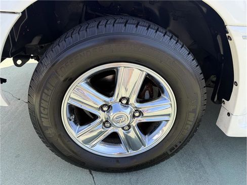 Used 2006 Lexus LX 470 4WD image 11