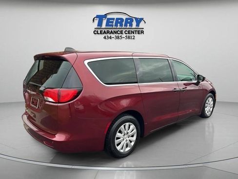 Used 2018 Chrysler Pacifica L image 4