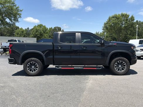 Used 2023 Chevrolet Silverado 1500 ZR2 w/ Technology Package AWD/4WD image 13