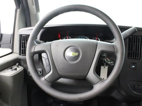 Used 2025 Chevrolet Express 3500 LT w/ LT Preferred Equipment Group image 21