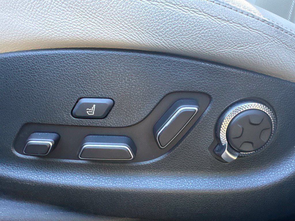 Used 2023 Genesis Electrified GV70 AWD/4WD image 11