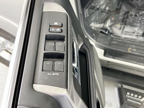 Used 2022 Toyota 4Runner SR5 RWD image 17