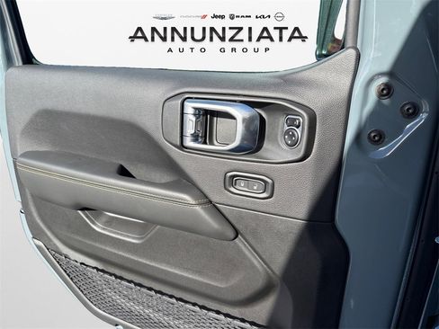 New 2025 Jeep Gladiator Sport image 28