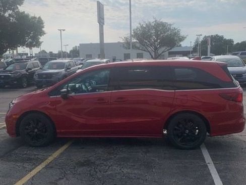 Used 2023 Honda Odyssey Sport image 10