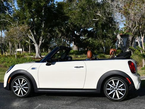 Used 2021 MINI Cooper S image 4