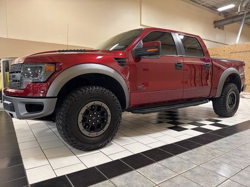 Used 2014 Ford F150 Raptor w/ Equipment Group 801A Luxury image 10