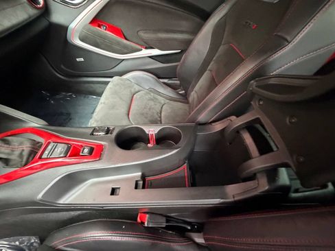 Used 2019 Chevrolet Camaro ZL1 RWD image 27