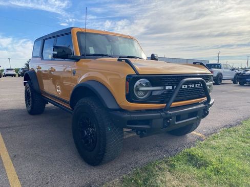 Used 2021 Ford Bronco First Edition AWD/4WD image 2