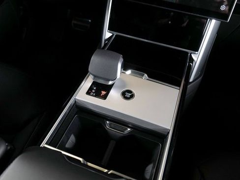 New 2026 Land Rover Range Rover SE AWD/4WD image 13