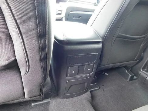 Used 2023 Ford Explorer XLT AWD/4WD image 14