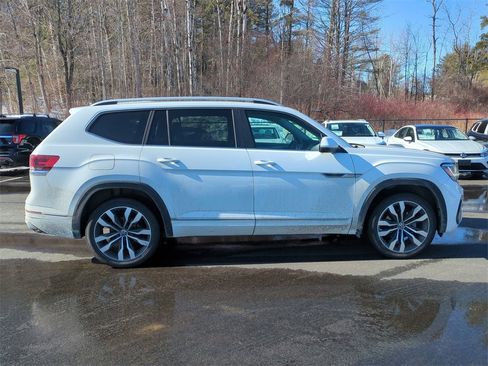 Used 2021 Volkswagen Atlas SEL R-Line image 2