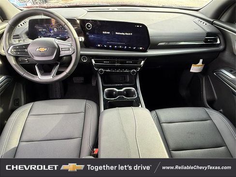 Certified 2025 Chevrolet Traverse LT w/ Driver Confidence Package image 11