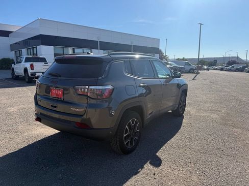 Used 2019 Jeep Compass Trailhawk w/ Leather Interior Group AWD/4WD image 5