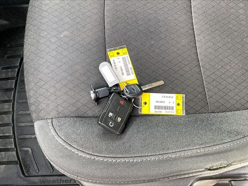 Used 2020 Chevrolet Silverado 2500 LT w/ Z71 Off-Road Package image 31