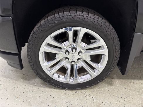 Used 2018 Chevrolet Silverado 1500 LTZ Z71 w/ LTZ Plus Package AWD/4WD image 12