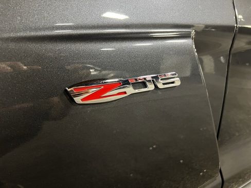 Used 2013 Chevrolet Corvette Z06 w/ 3LZ Preferred Equipment Group image 9
