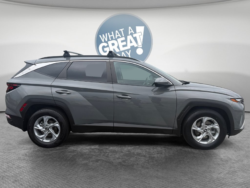 Used 2024 Hyundai Tucson SEL FWD image 2