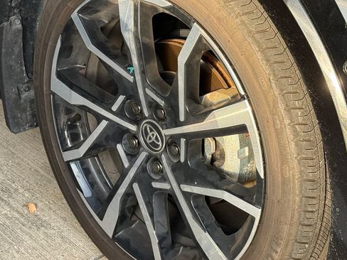 Used 2024 Toyota Prius Prime Premium w/ Advanced Technology Package FWD image 5
