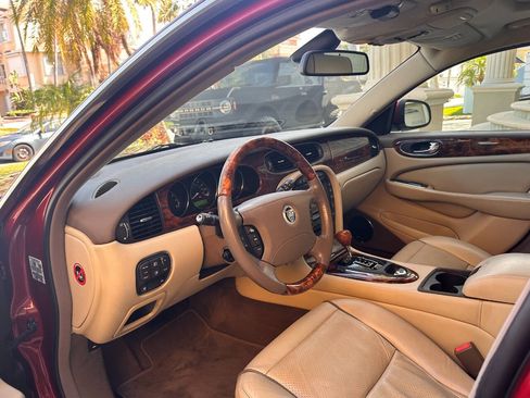 Used 2008 Jaguar XJ8 RWD image 14