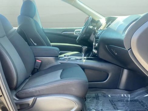 Used 2017 Nissan Pathfinder SV AWD/4WD image 25